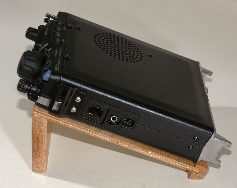 stand_ft817_008.jpg